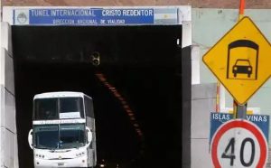 Quiso cruzar el túnel a Chile caminando y lo tuvieron que rescatar