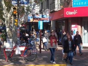 Polémica por el cambio de horario de los comercios de Mendoza