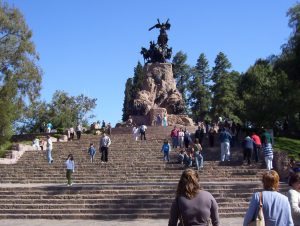 Presos mendocinos limpiarán el Parque y el Cerro de la Gloria