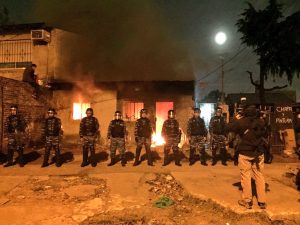 Incendian la casa del acusado por el crimen del chico de tres años