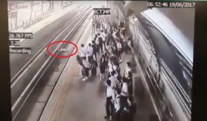 Embarazada se suicida en unas vías de tren