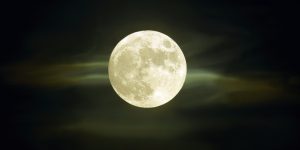 Cómo afectará la luna llena en Capricornio a los signos del Zodiaco