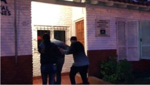 Violó a su hija discapacitada y tuvo un hijo con ella