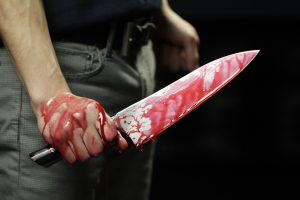 Madre apuñalada por defender a su hija de los golpes de su ex pareja