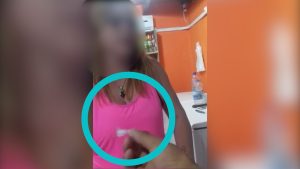 Video: Jóvenes escrachan a una mujer vendiendo droga en un kiosco