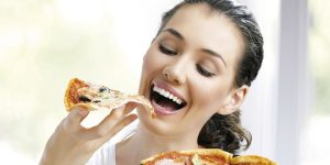 Polémica: Nutricionista recomienda desayunar pizza en vez de cereales