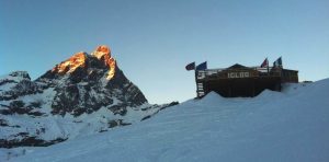 Un turista borracho se perdió y escaló una montaña de 2.400 metros queriendo volver a su hotel