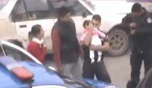 Conmovedor: Policía le salvó al vida a una beba y su papá le dedicó un tierno mensaje