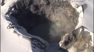 Video: Alerta amarilla por la actividad de un volcán mendocino