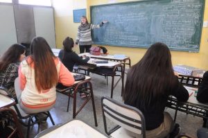 Viento Zonda:  La DGE comunicó que pasará con las clases de esta noche