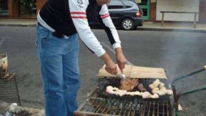 El Ministro de Seguridad le mandó la Policía a vecino que hacía asado en la calle