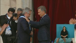 Video: así fue el momento en el que Macri le traspasó el mando a Alberto