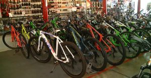 Quieren que las playas de estacionamiento reciban bicicletas