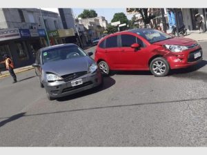 "Peor sería volver": Chocó con el auto de su exnovia y se cruzaron en las redes