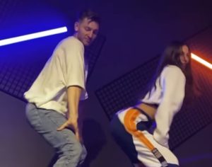 Video: La protagonista de “Soñar Contigo” bailando y perreando con un reguetón