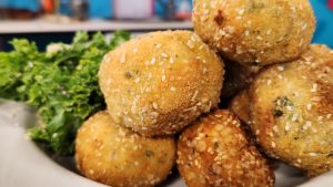 Riquísimo almuerzo o una cena contundente: Bombas de papas que van bien con todo