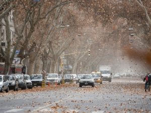 ¿A qué hora puede bajar el Zonda a Mendoza este viernes?