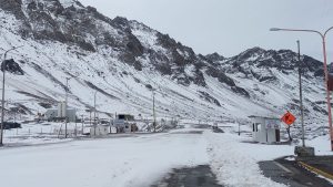 Cerraron el Paso Cristo Redentor: El drama de los camioneros varados en la destilería