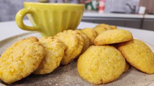 ¿No tenés harina y querés galletitas dulces? Hacete estas cookies de polenta y limón