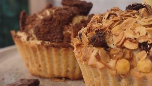 Vamos con esta mediatarde liviana y fit: Muffins de banana y avena