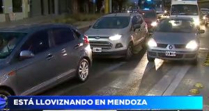 Salí con tiempo y paraguas: está lloviznando en Mendoza