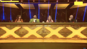 No tiene ni 18 años y la rompió toda en Got Talent cantando: Botón dorado y el jurado de pie ovacionándola