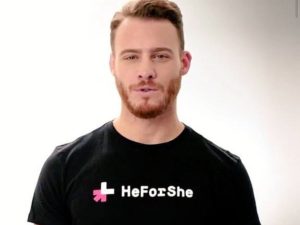 Si algo le faltaba para ser perfecto: Kerem Bürsin el nuevo portavoz de una campaña de Naciones Unidas en Turquía