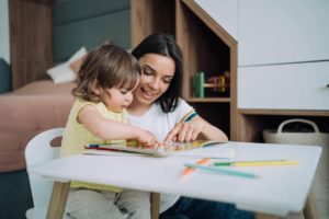 Niñeras: ¿cuánto tenés que cobrar la hora en enero?