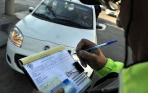 ¿Cuánto vas a tener que pagar de multa si la Policía te encuentra manejando ebrio durante las fiestas?