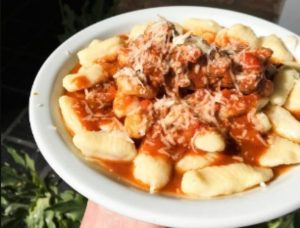 Almuerzo gasolero: prepará esta rica y fácil receta de ñoquis y sorprendé a todos este 29