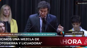 Milei habló desde la escuela que asistió: anécdotas, política y hasta dos desmayos