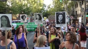 Miles de mujeres marcharon en Mendoza para pedir por sus derechos: dos historias de vida