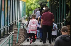 Ayuda Escolar de ANSES: ¿por qué algunos todavía no cobran y cómo reclamar?