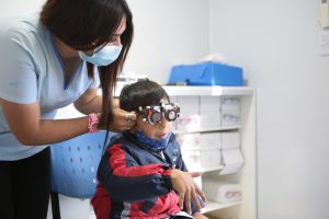 Ver para ser Libres: de qué se trata el programa que entrega anteojos a niños de primaria