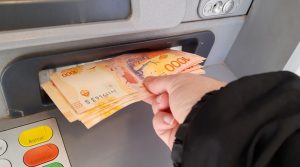 AUH en el Banco Nación: Cómo pueden extraer el dinero sin la tarjeta de débito