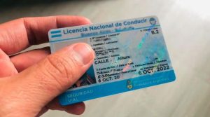 Aumentó un 120% un impuesto y sacar la licencia de conducir ahora es más caro: ¿cuánto cuesta?