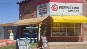 “Miércoles 10% off para divorciados”: la ferretería mendocina que se hizo viral por sus insólitas ofertas