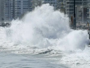 Las marejadas de Chile ya dejaron un muerto: las precauciones que hay que tener si vas al vecino país