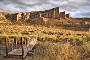 Mendoza: dónde acampar en medio de castillos naturales