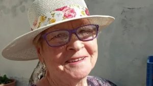 Una mujer se cayó del colectivo en San Martín y murió: sus hijas publicaron un mensaje pidiendo justicia "Mi mamá no merecía morir así"