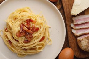 Receta gasolera: cómo una auténtica pasta carbonara italiana con ingredientes baratos en Mendoza