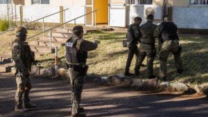 Video: Así probaron las nuevas pistolas Taser que compró Mendoza con un policía