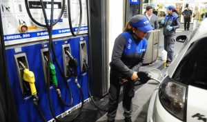 Este jueves la nafta en YPF está más barata: ¿a cuánto está el litro de Súper?