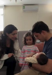 Crónicas de un amor anunciado: Clara conoció a su hermanita Ana y el momento emocionó a todos