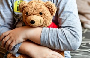 De no creer: un nene con autismo perdió su peluche de apego y quien lo encontró quiso cobrar más por devolverlo