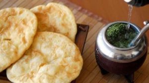 Tortas fritas caseras: el truco simple para que te queden crocantes y perfectas este 25 de mayo