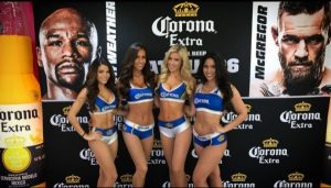 Estas son las hermosas "ring-girls" de la Pelea del Siglo