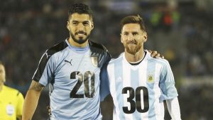 ¿Por qué Messi y Suárez salieron con esas camisetas?