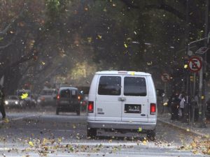 Pronóstico: Alerta por viento Zonda y probabilidad de que baje al llano