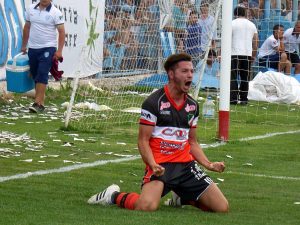 Maipú le ganó el clásico a Gutiérrez en un partido que terminó con incidentes